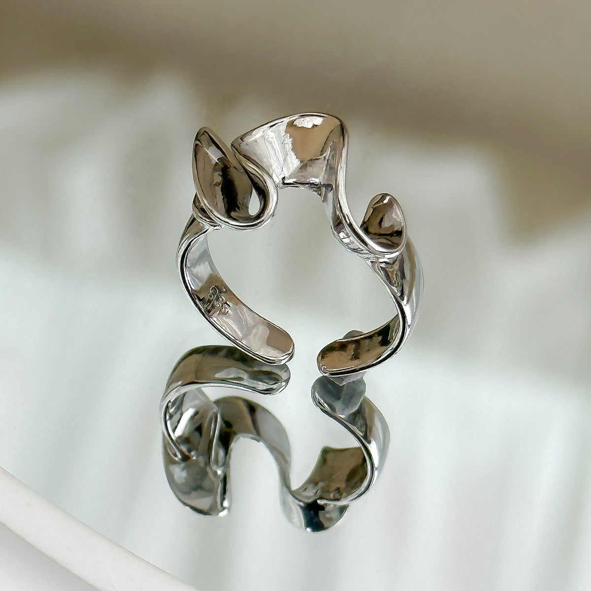 Lustrous Lava Flow Ring – Sculpted & Glossy