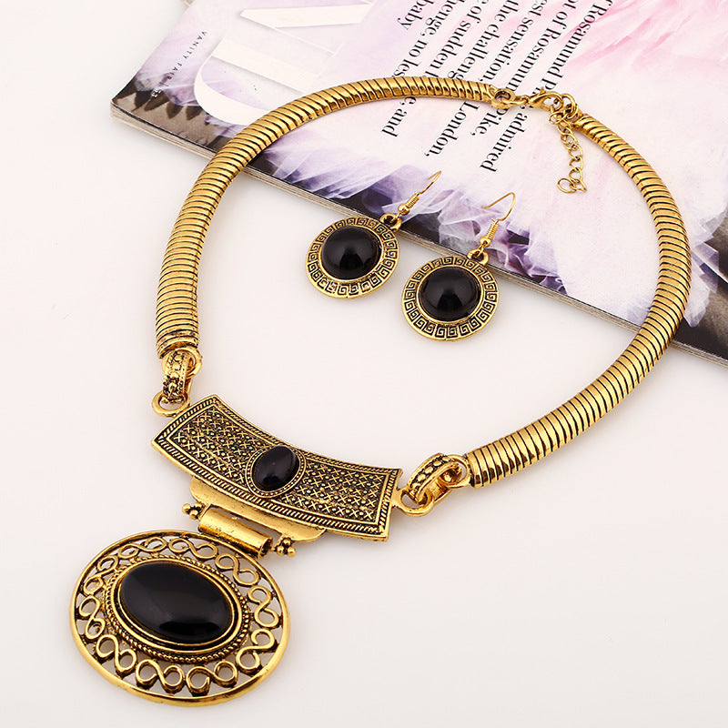 Minimalist Hollow Oval Gemstone Necklace