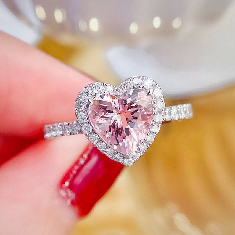 Stylish Loving Heart Ring – Pink Zircon Inlay