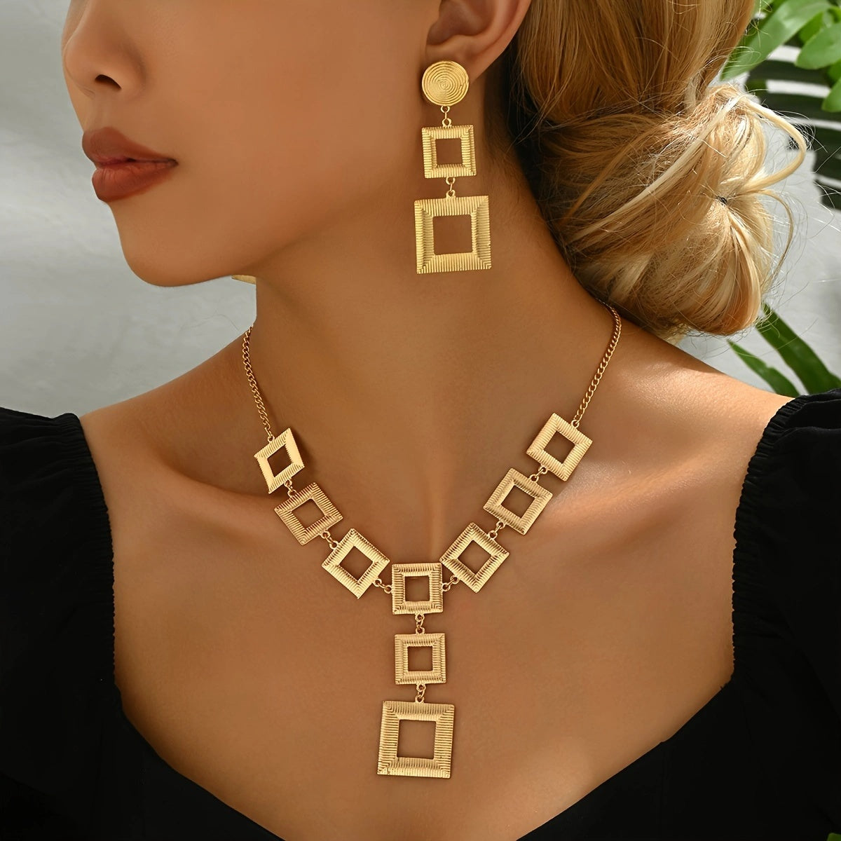 ✨ Laxly 14K Gold Geometric Jewellery Set – Electroplated Necklace & Earrings Duo