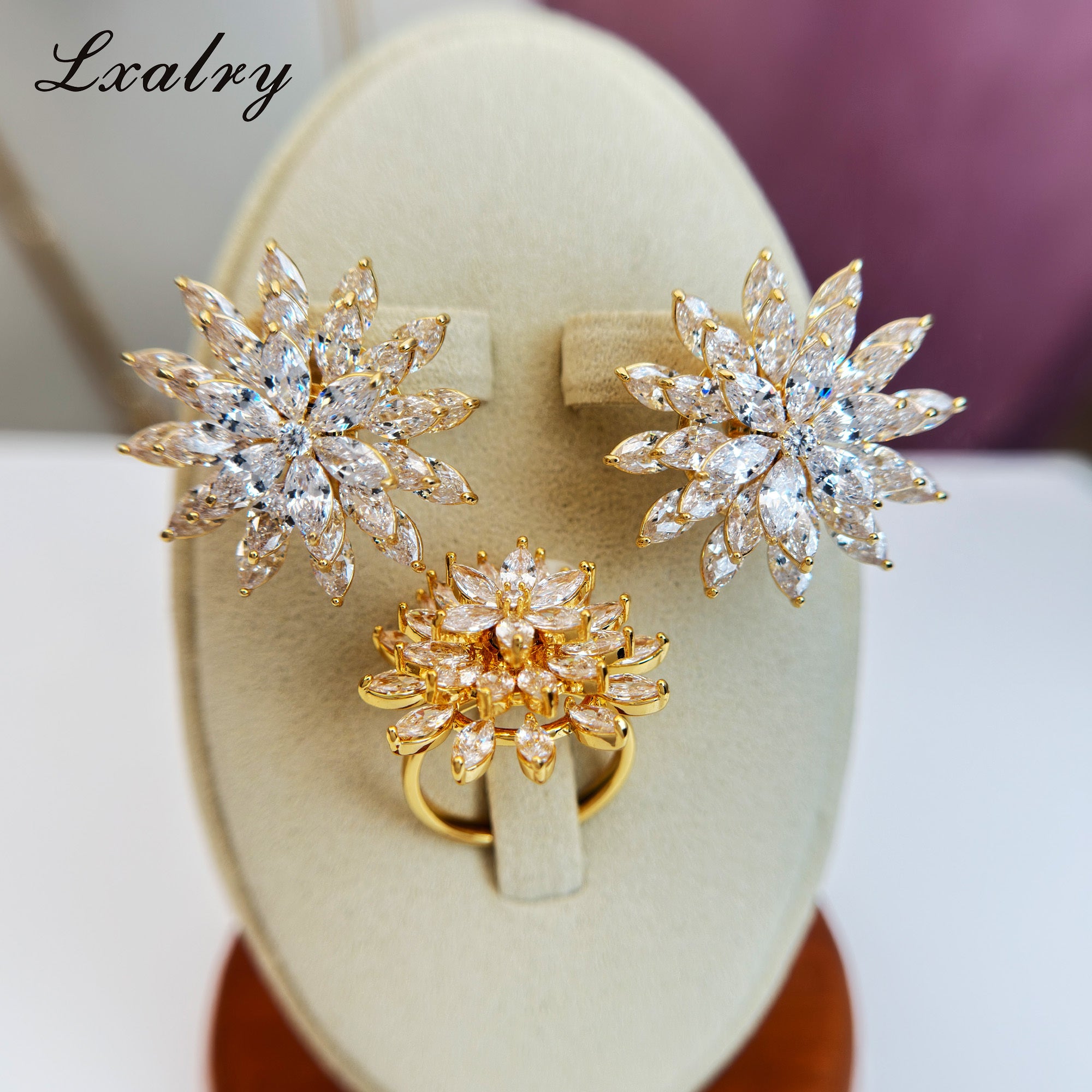 ✨ Laxly 18K Gold-Plated Copper Flower Jewellery Set – Baroque Statement Ring & Earrings