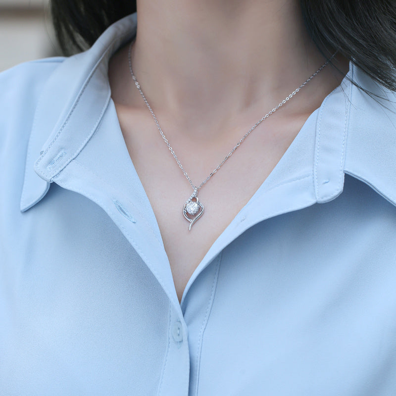 A Beautiful City – Luxury Moissanite Pendant Necklace Set with Silver Accents