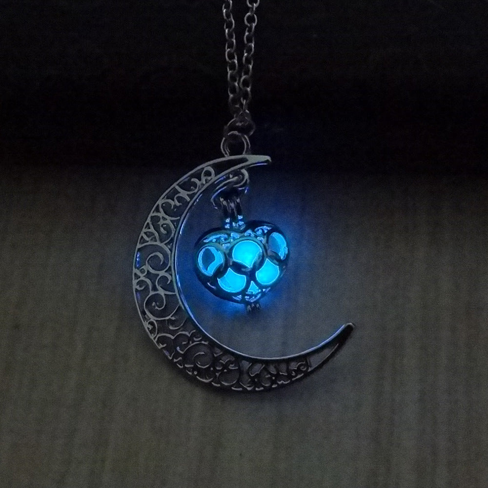 Silver Plated Glow Pendant Necklace – Sleek & Stylish
