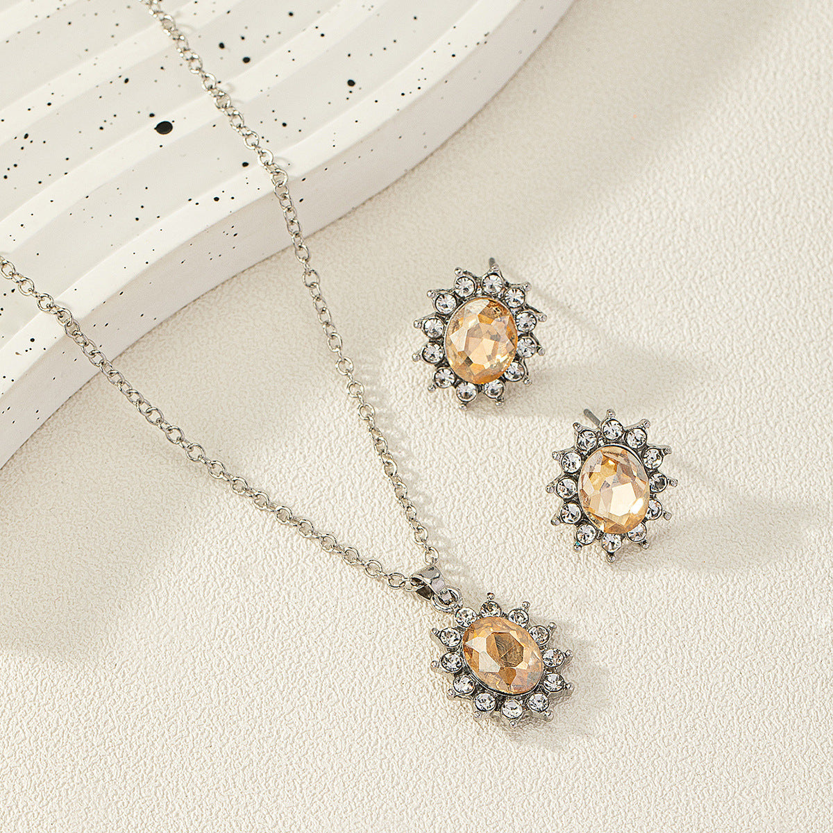 Women’s Sunflower Jewelry Set – Zircon Studs & Necklace