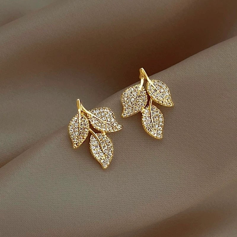 Elegant Women’s Leaf Earrings – Perfect Birthday Gift