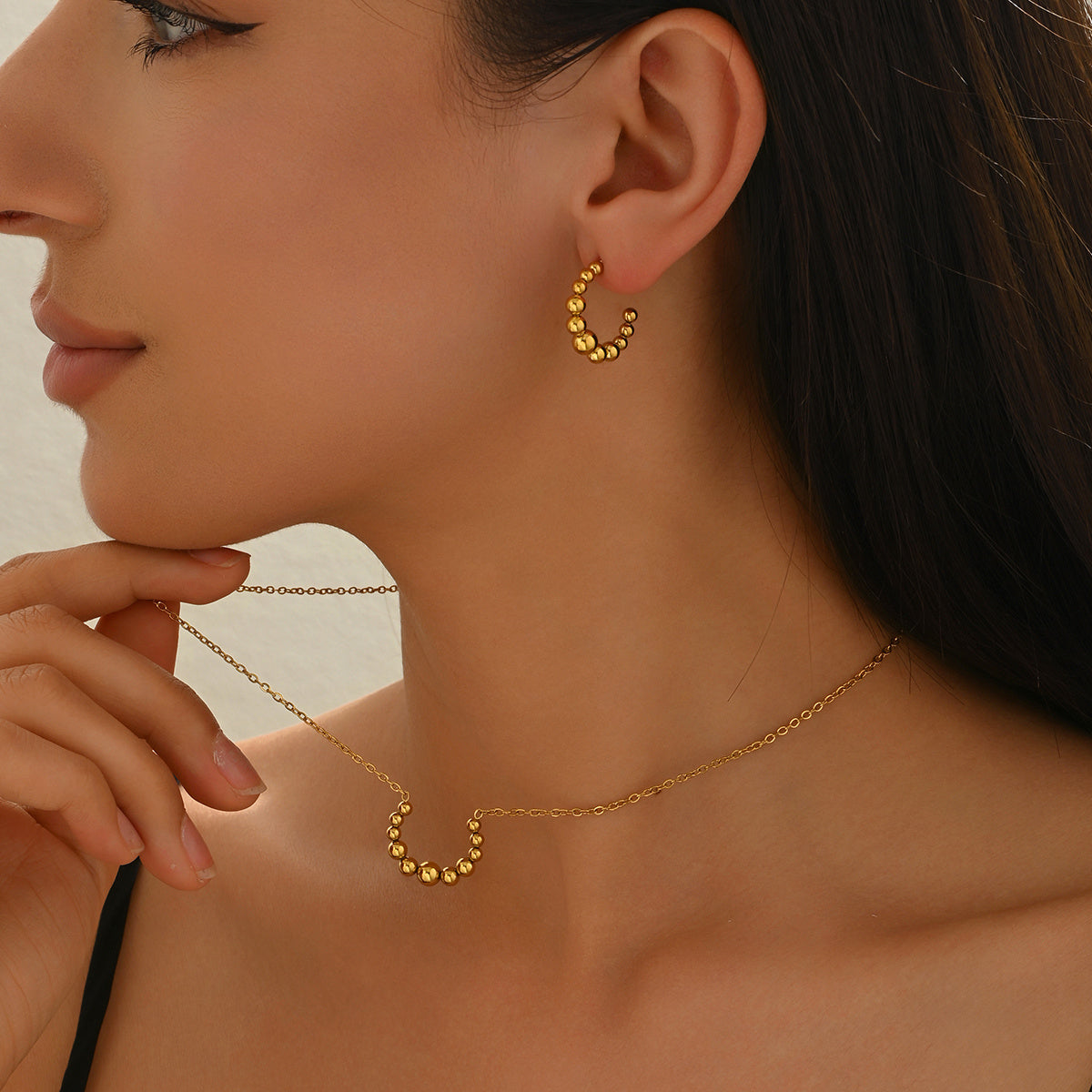 Laxly Golden Jewellery Set – Crescent Pendant Necklace & Earrings, Minimalist Elegant Accessories