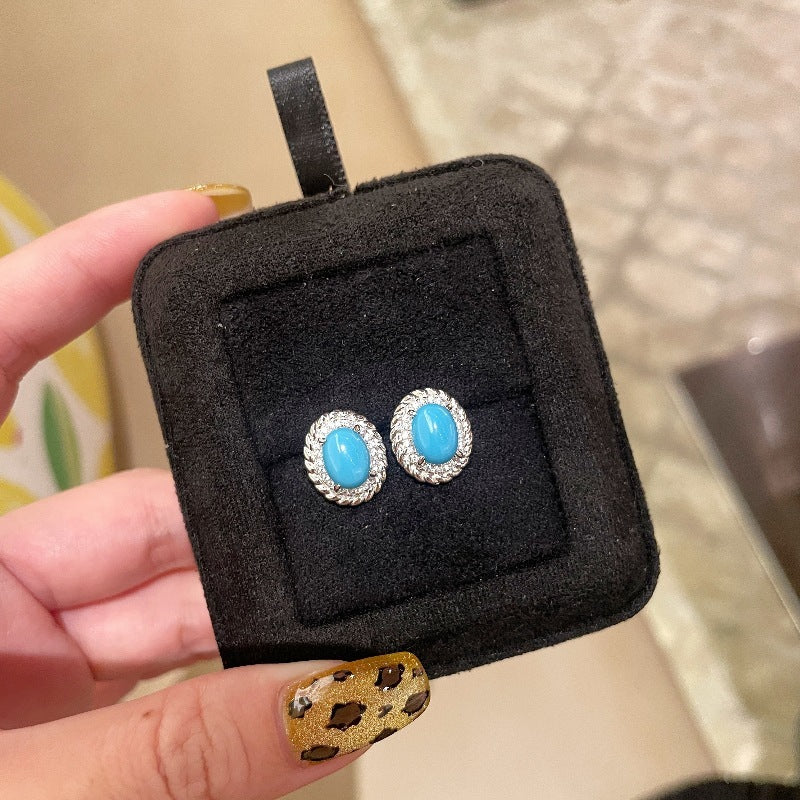 Retro Twist Egg-Shaped Turquoise Necklace & Stud Set