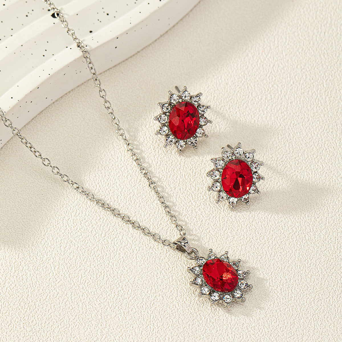 Women’s Sunflower Jewelry Set – Zircon Studs & Necklace