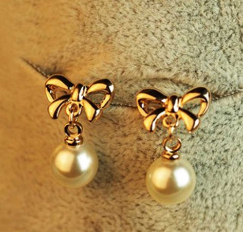Allergy-Free Zircon Heart Earrings with Pearl Bow Design for Women