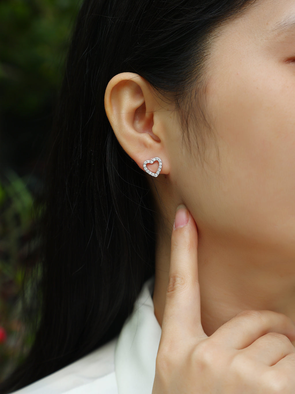 Chic Moissanite Stud Earrings – S925 Silver with Platinum Finish