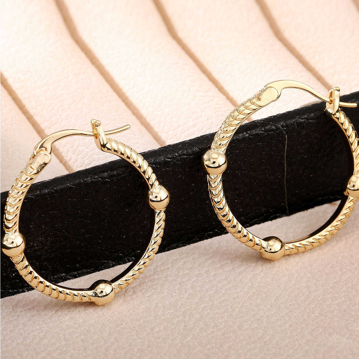 Large Geometric Circle Earrings – Retro European & American Fashion