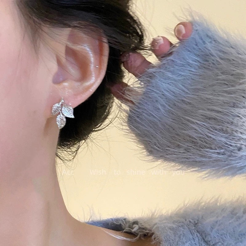 Elegant Women’s Leaf Earrings – Perfect Birthday Gift
