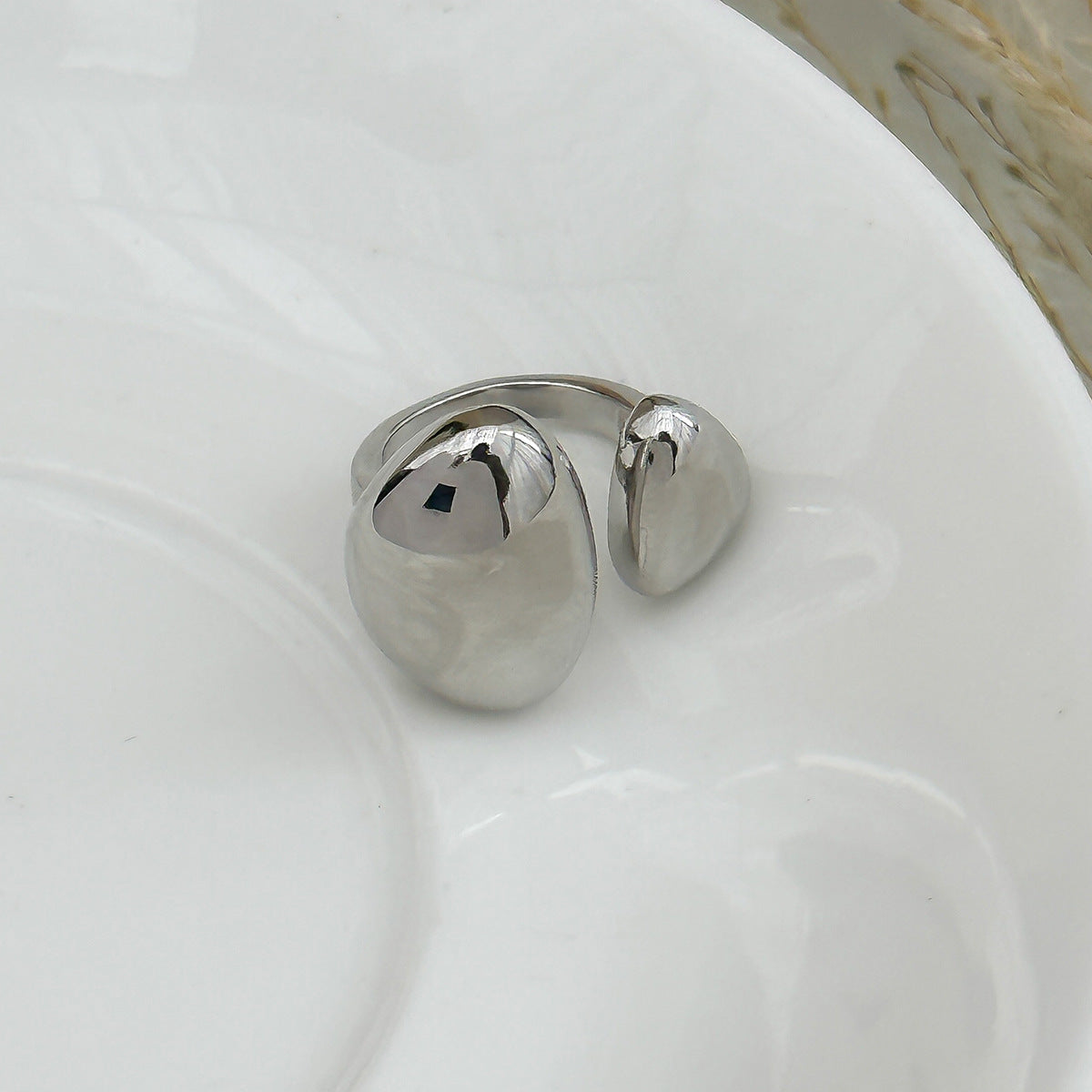 Lustrous Lava Flow Ring – Sculpted & Glossy