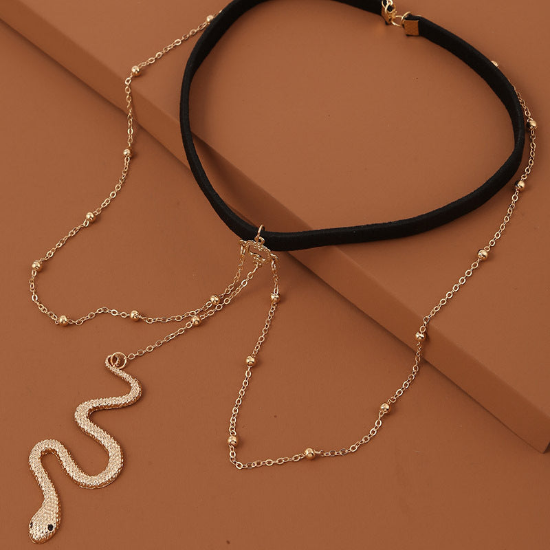 Bohemian Gold Beaded Thigh Chain with Snake Pendant – Women’s Body Jewellery