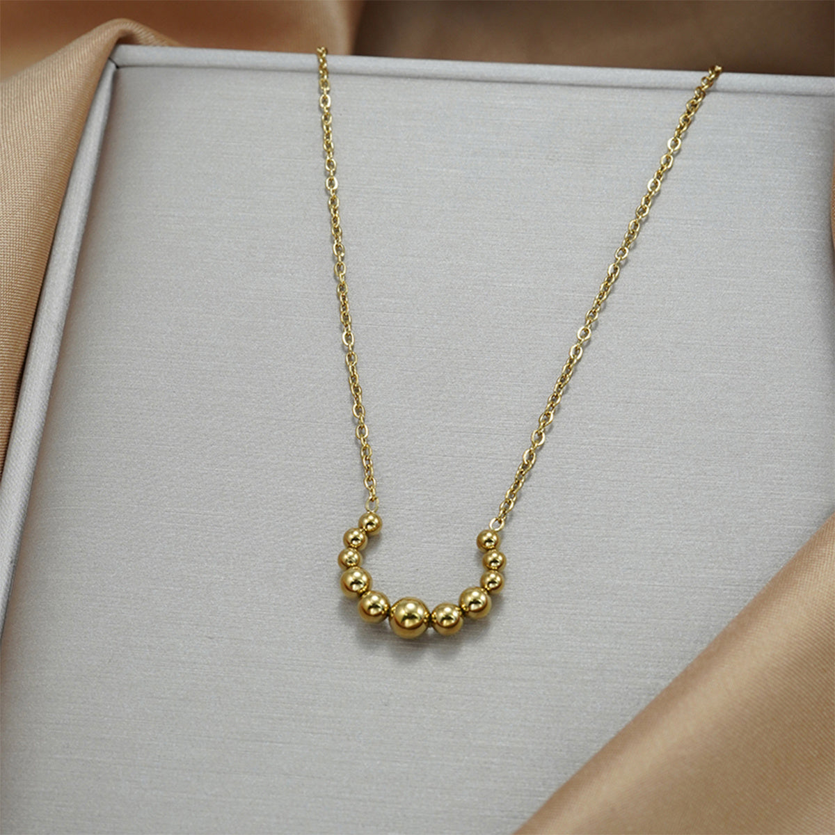 Laxly Golden Jewellery Set – Crescent Pendant Necklace & Earrings, Minimalist Elegant Accessories